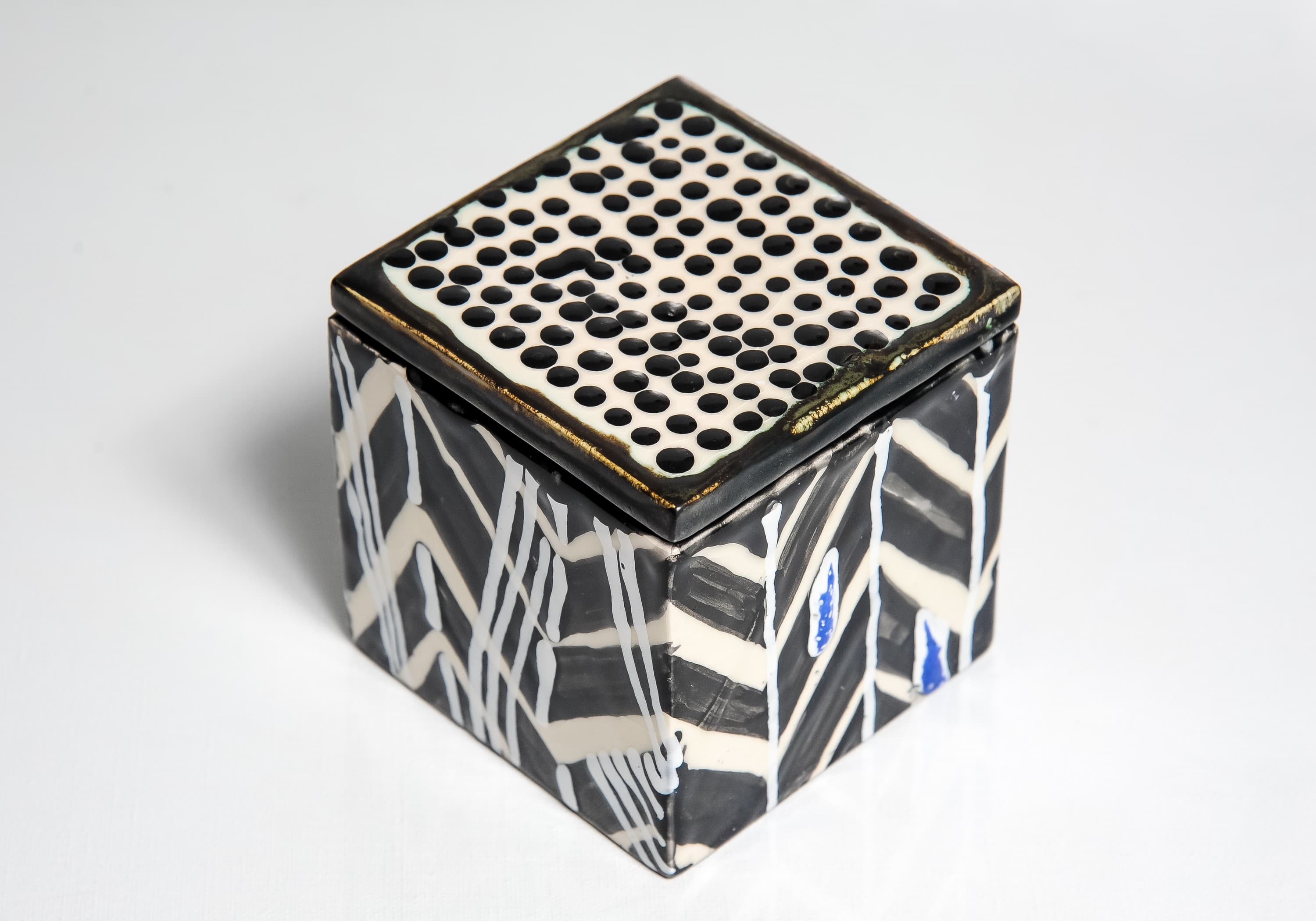 Casket S002