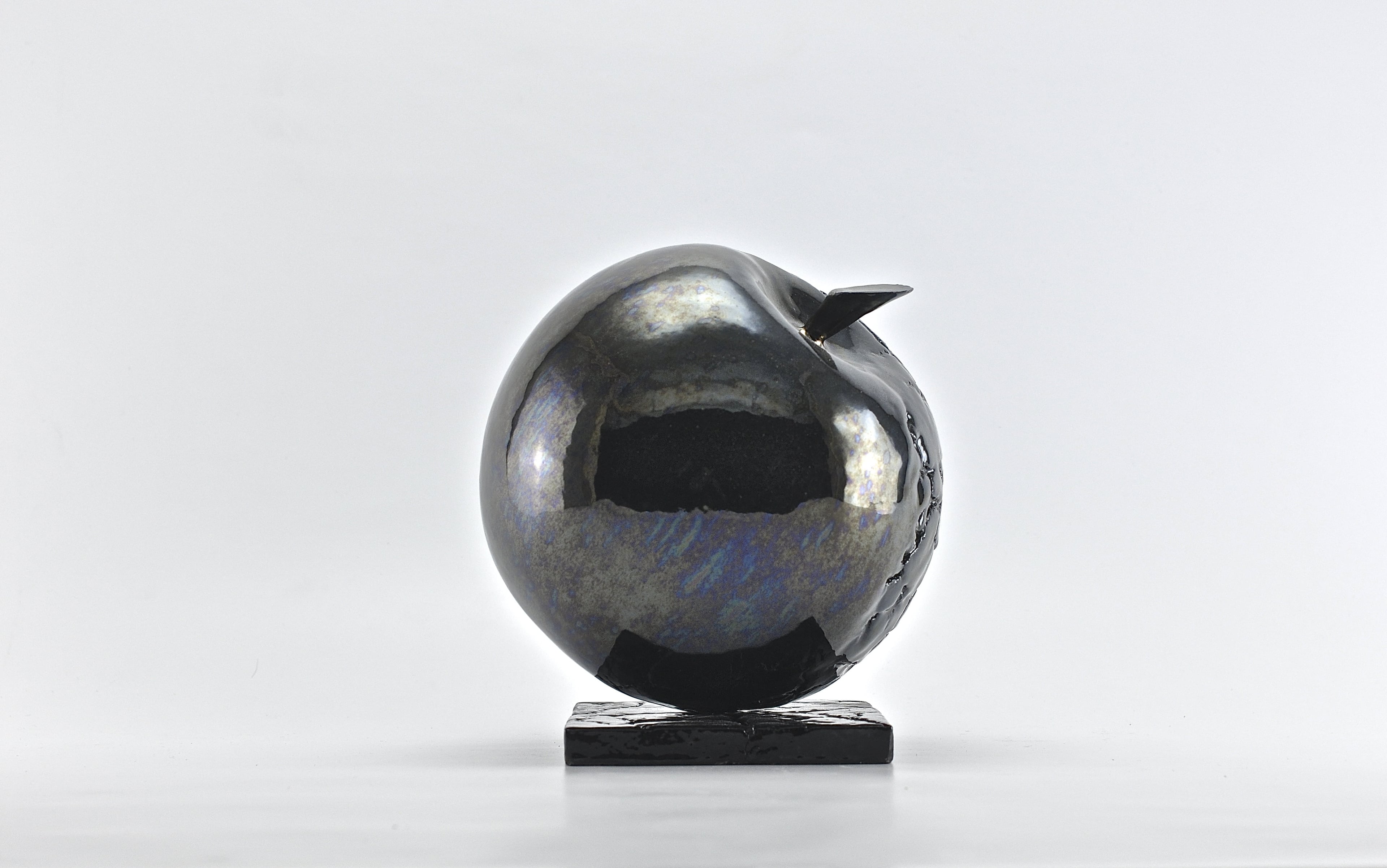 Black Apple, Glossy APL005