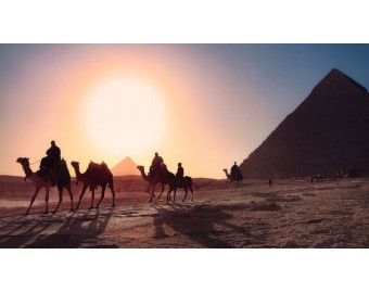 Ethnic clothes - Photo 1