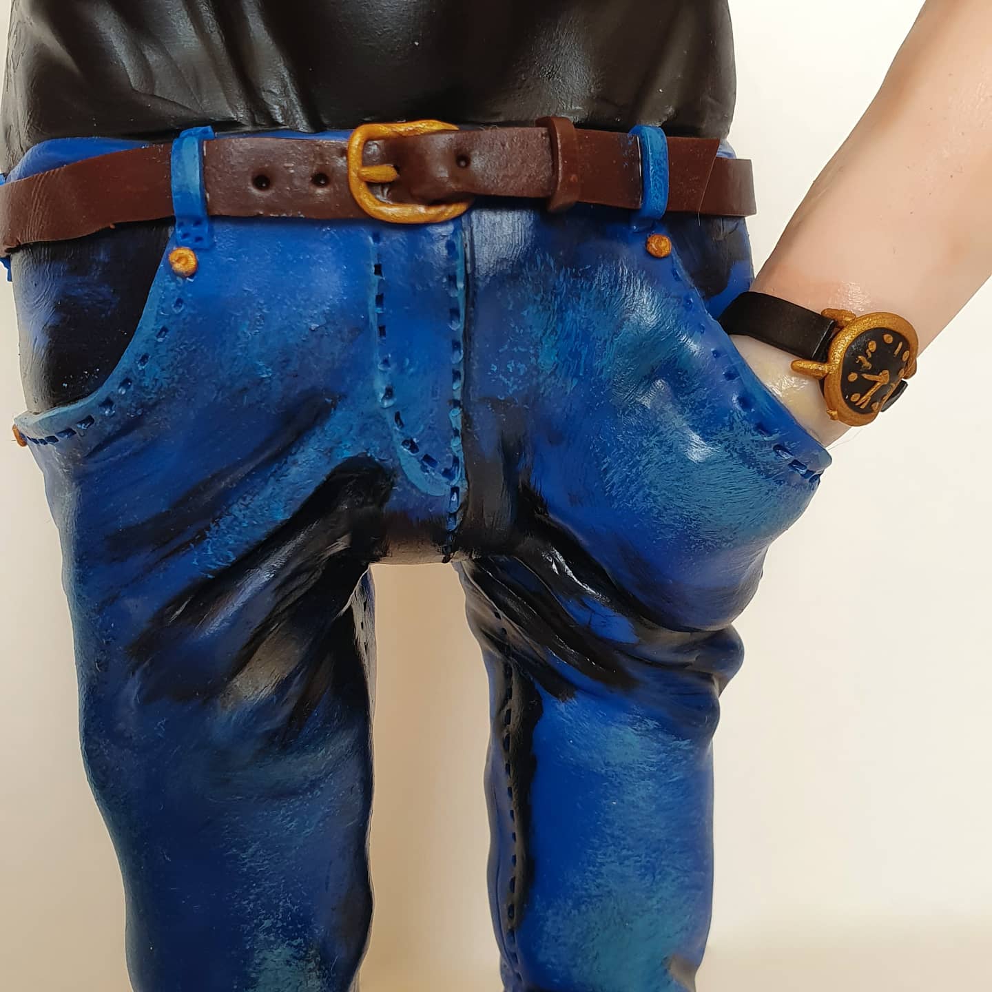 Cartoon portrait figurine according to photo